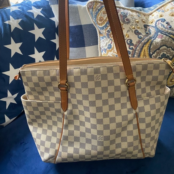 Louis Vuitton Totally - Picture 4 of 7